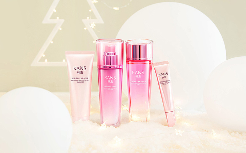 國(guó)貨美妝的“梳妝臺(tái)戰(zhàn)爭(zhēng)”：光榮之路，道阻且長(zhǎng)